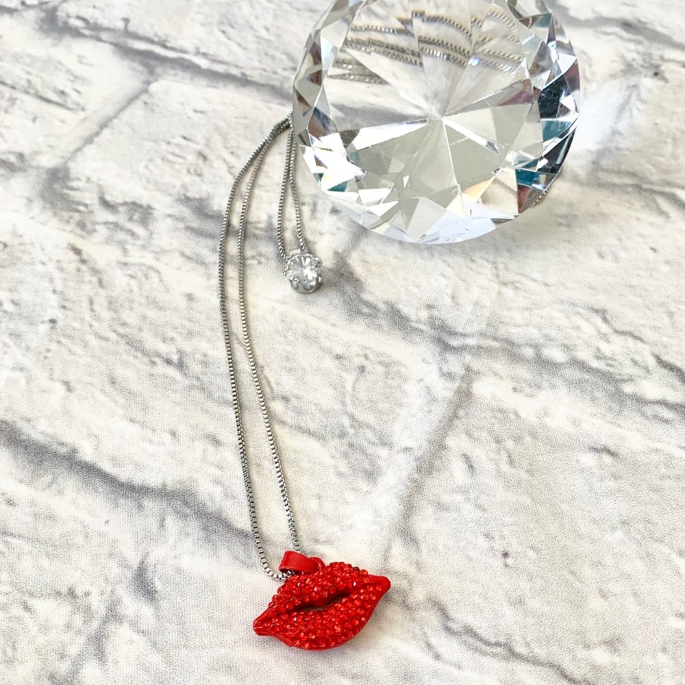 👄 lips necklace 👄
